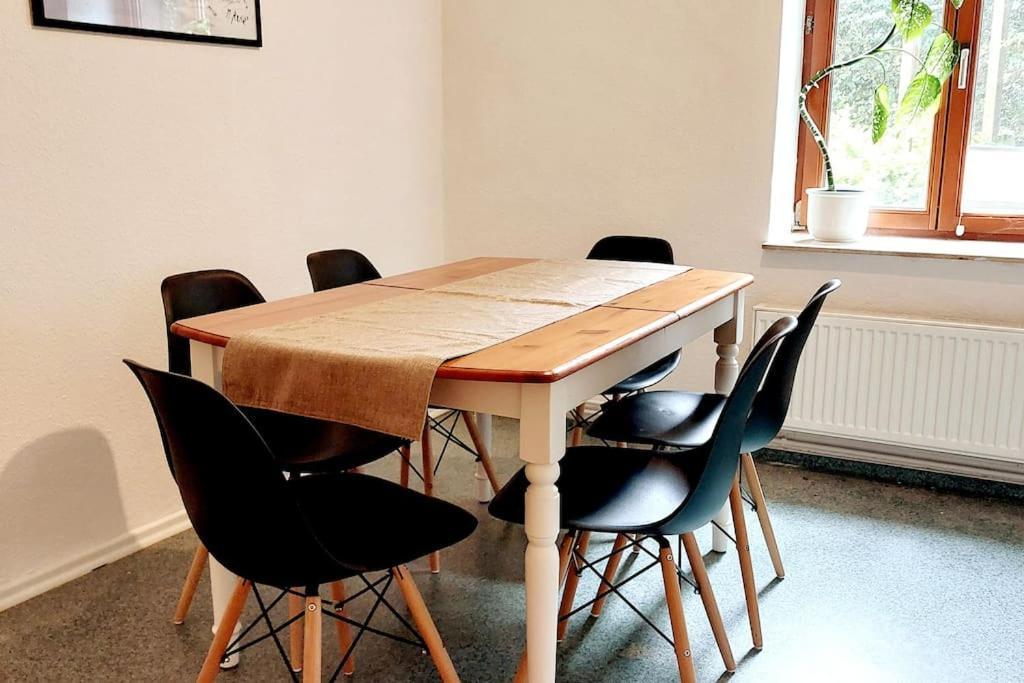 Zentrale Ferienwohnung - Direkt Am See Und Schloss Schwerin  Esterno foto