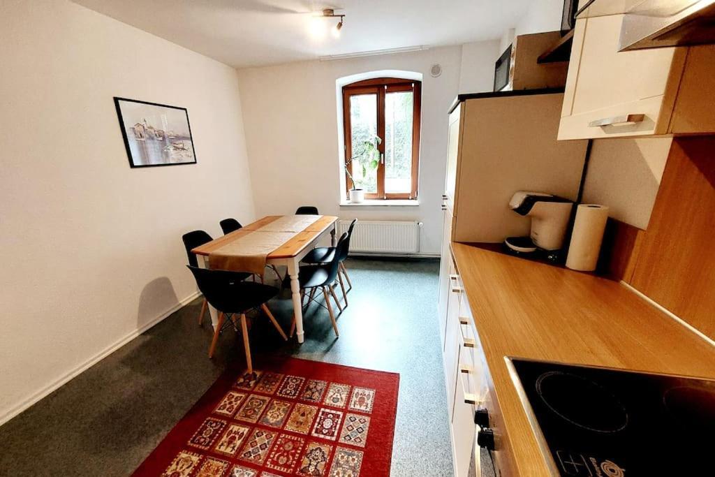 Zentrale Ferienwohnung - Direkt Am See Und Schloss Schwerin  Esterno foto