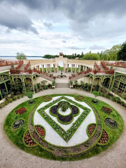 Zentrale Ferienwohnung - Direkt Am See Und Schloss Schwerin  Esterno foto